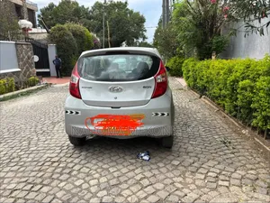 Hyundai Eon 2015 Silver