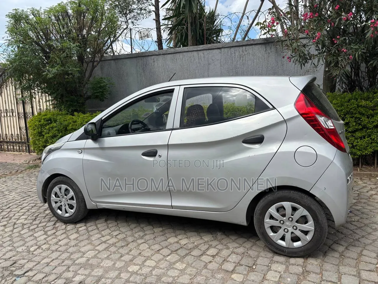 Hyundai Eon 2015 Silver