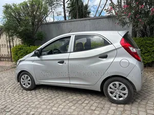 Hyundai Eon 2015 Silver