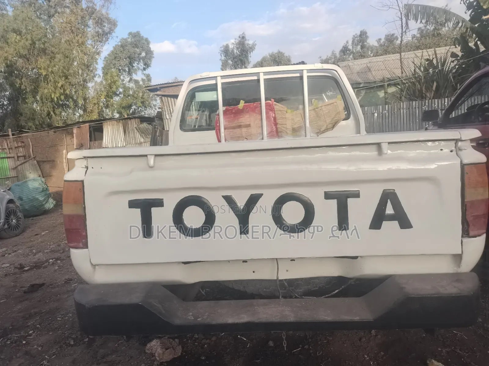 Toyota Hilux 1997 White