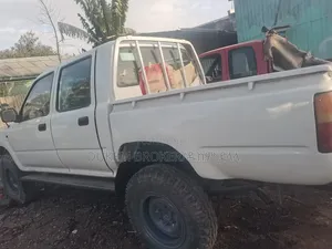 Toyota Hilux 1997 White