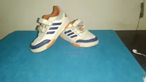 Shose New Jiji