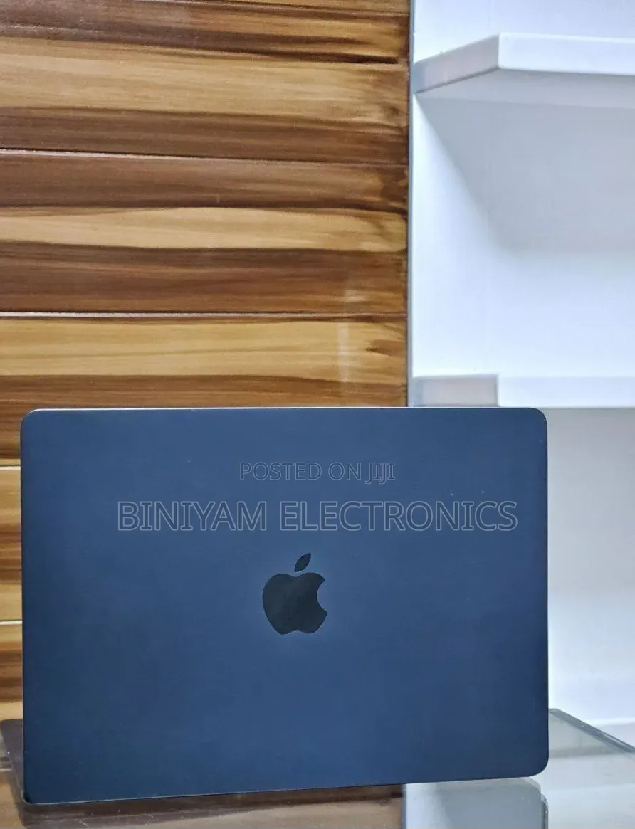 New Laptop Apple MacBook Air 2025 M4 15-inch 16GB Apple M4 SSD 256GB