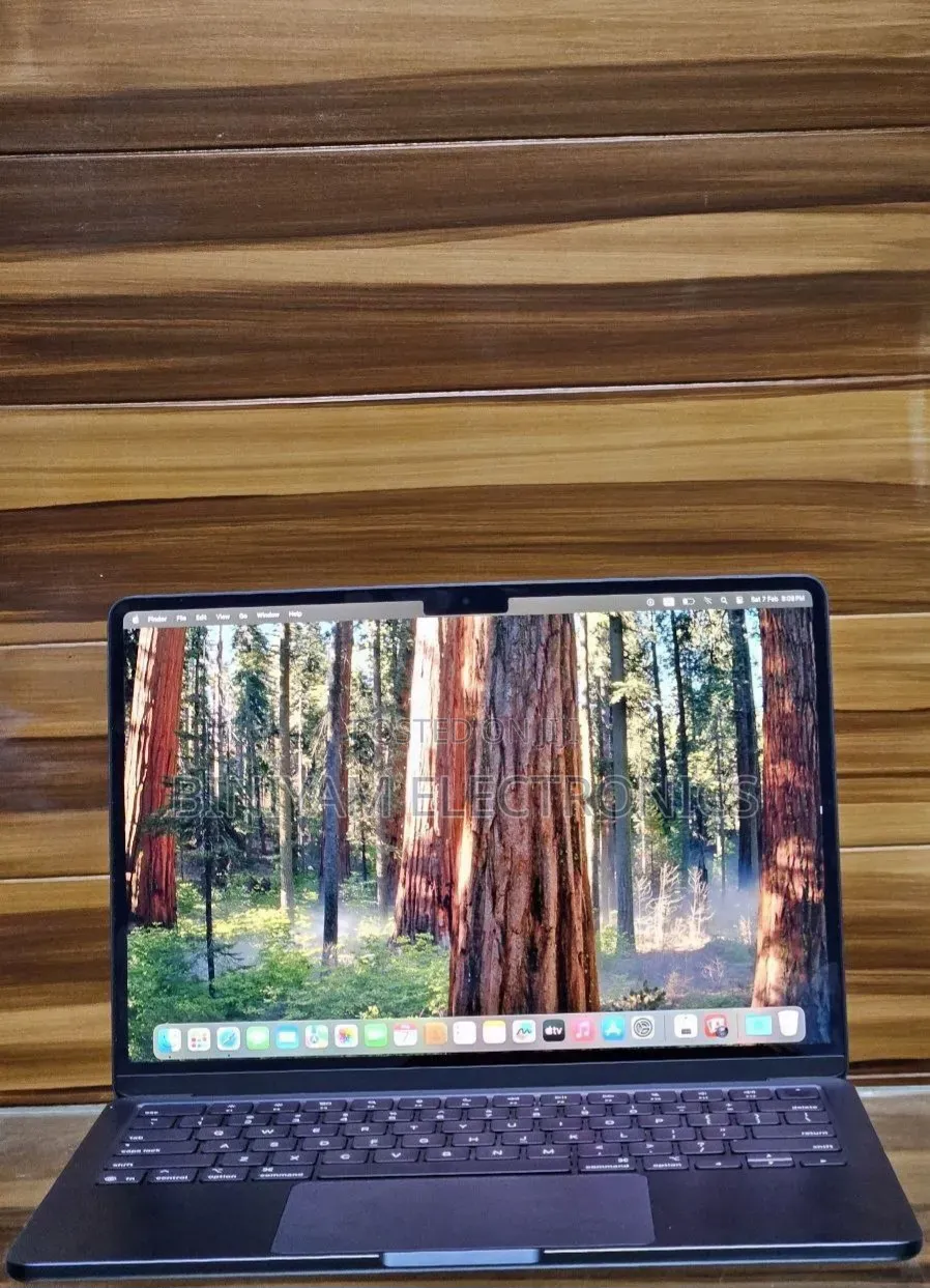 New Laptop Apple MacBook Air 2025 M4 15-inch 16GB Apple M4 SSD 256GB