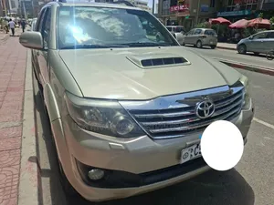 Toyota Fortuner 2012 Gold
