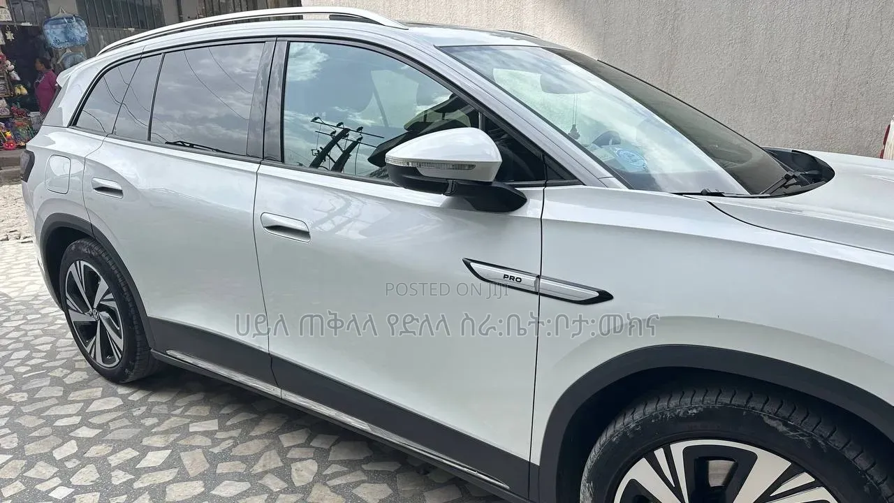 Volkswagen ID.6 2023 Off white