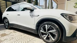 Volkswagen ID.6 2023 Off white