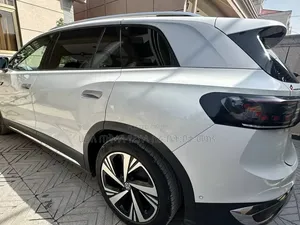 Volkswagen ID.6 2023 Off white