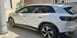 Volkswagen ID.6 2023 Off white