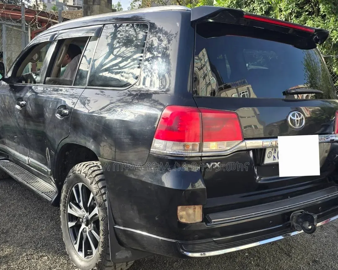 Toyota Land Cruiser 2012 Gray