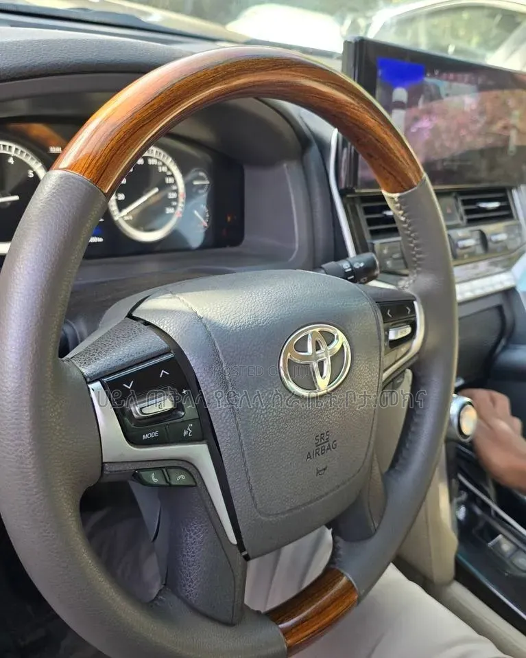 Toyota Land Cruiser 2012 Gray