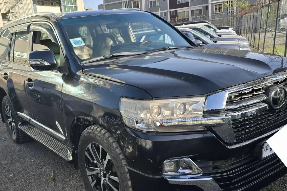 Toyota Land Cruiser 2012 Gray