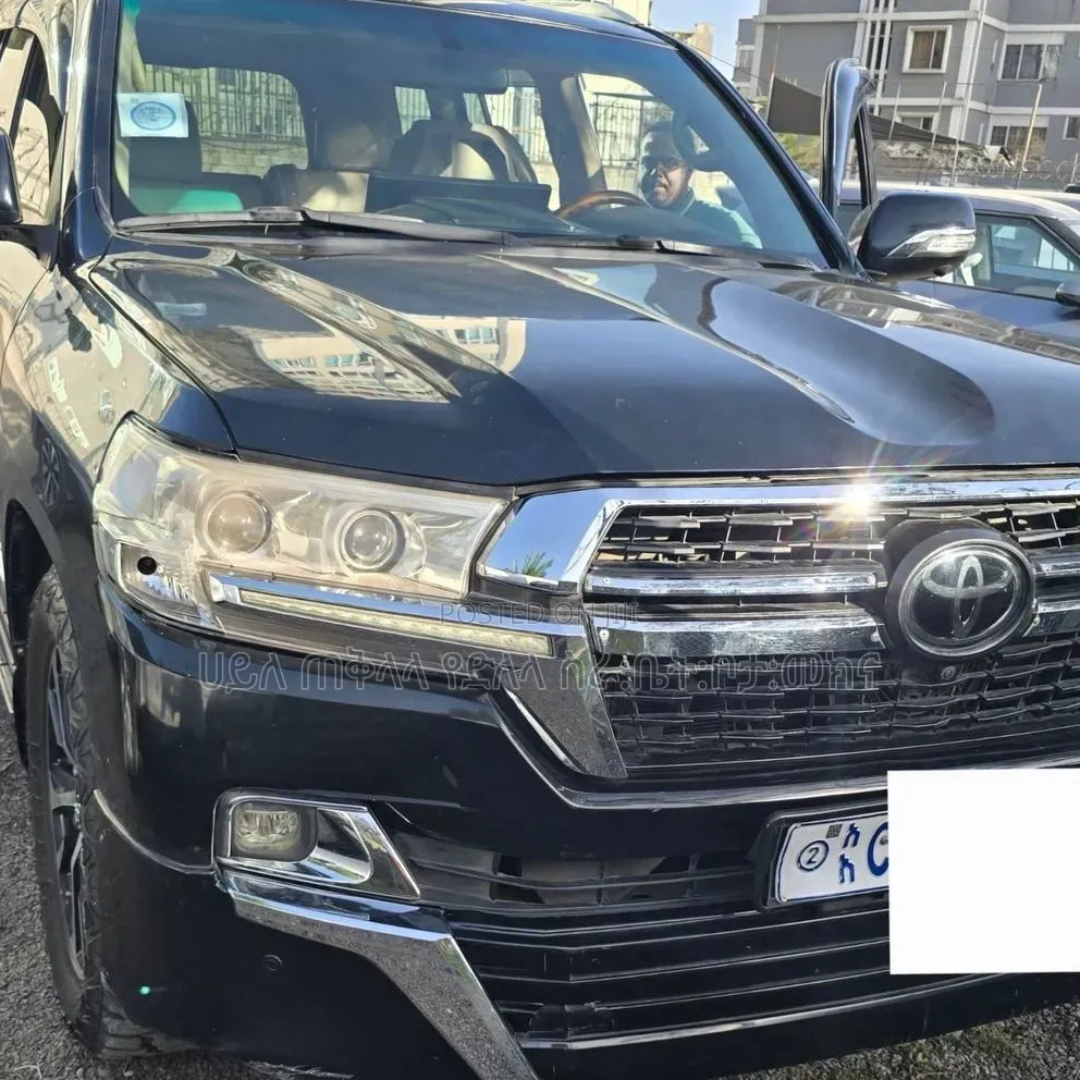 Toyota Land Cruiser 2012 Gray