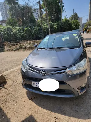 Toyota Yaris 2017 Gray