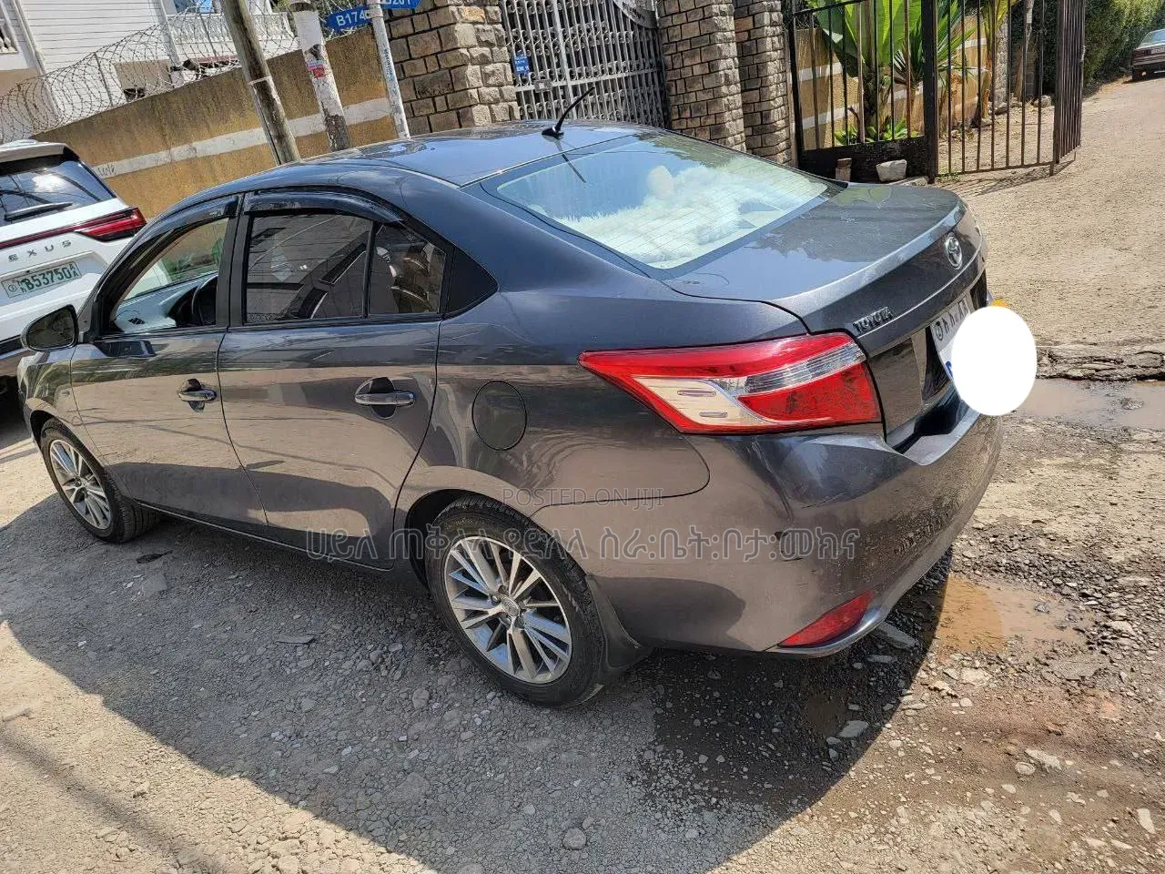 Toyota Yaris 2017 Gray