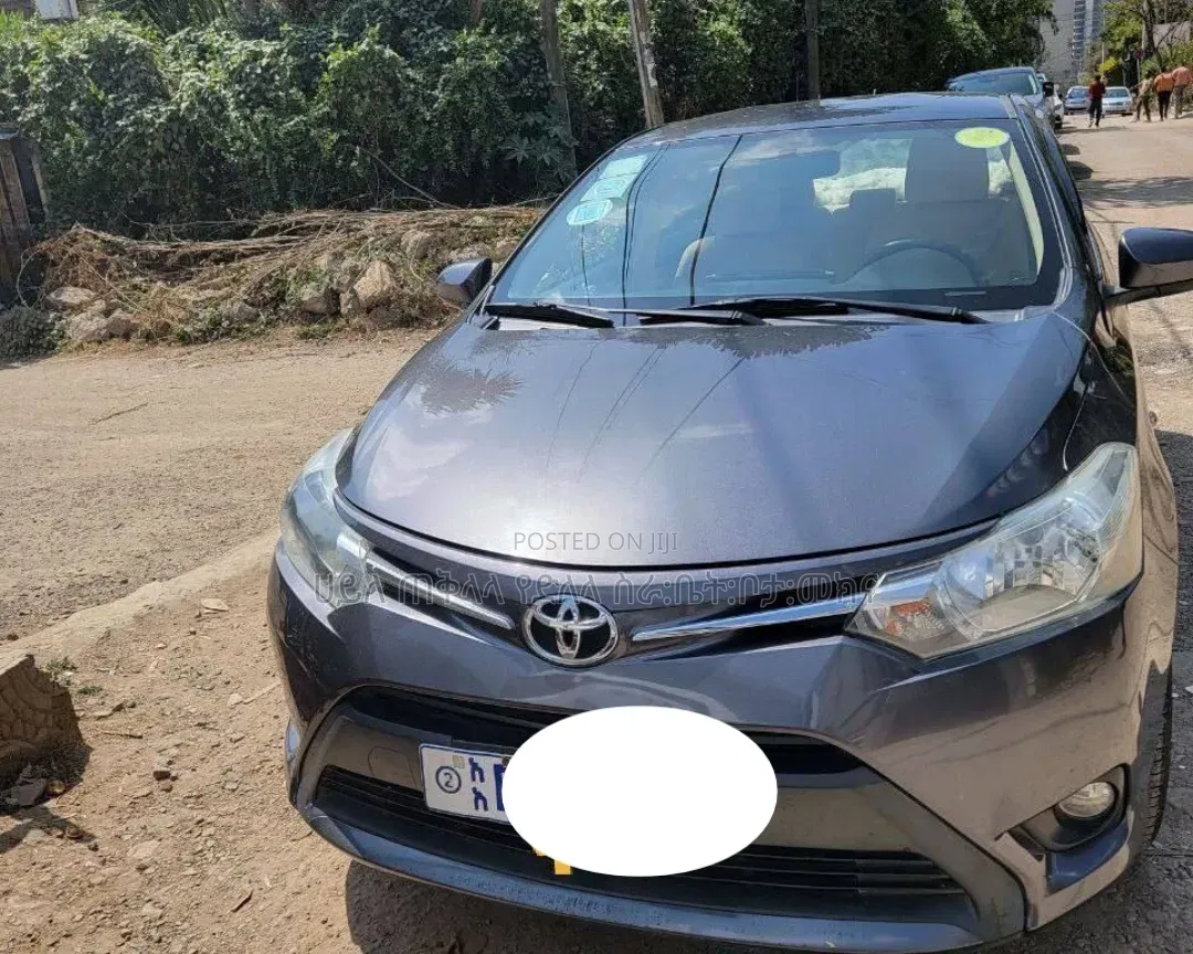 Toyota Yaris 2017 Gray