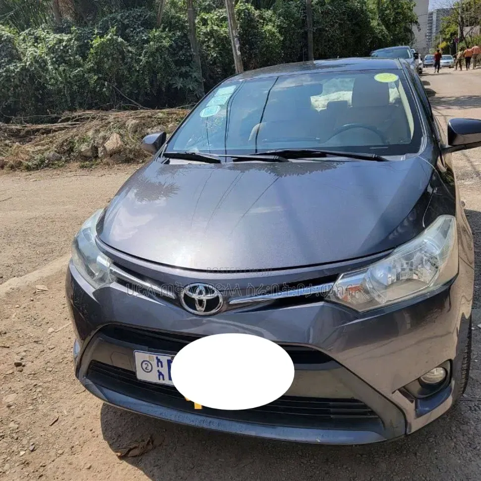 Toyota Yaris 2017 Gray