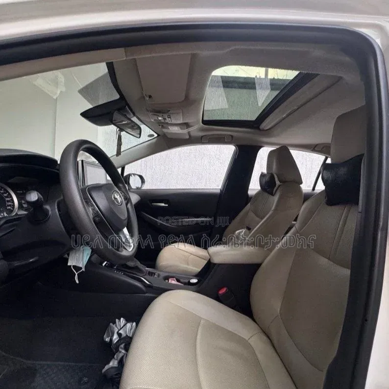 Toyota Corolla 2023 Off white