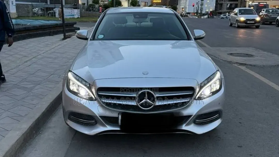 Mercedes-Benz C180 2014 Silver
