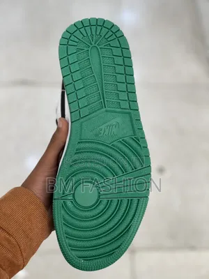 Air Jordan 1 Low: Pine Green