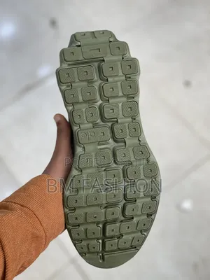 Alo X Runner Deep Olive Mesh