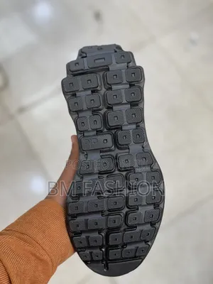 Alo Triple Black Mesh