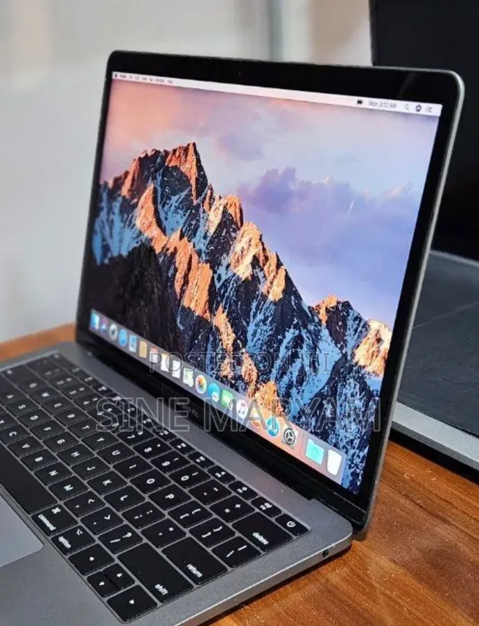 Laptop Apple MacBook Pro 2017 8GB Intel Core i5 SSD 256GB