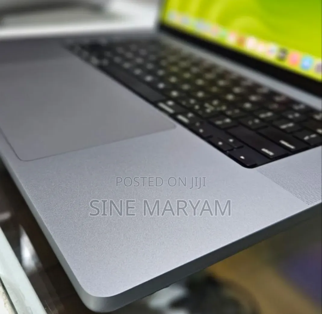 New Laptop Apple MacBook Pro M1 32GB Apple M1 Pro SSD 1T