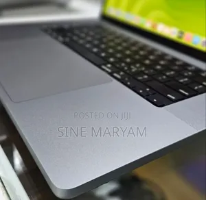 New Laptop Apple MacBook Pro M1 32GB Apple M1 Pro SSD 1T