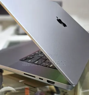 New Laptop Apple MacBook Pro M1 32GB Apple M1 Pro SSD 1T