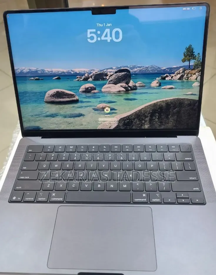 New Laptop Apple MacBook Pro 2025 M5 14-inch 16GB Apple M5 SSD 512GB