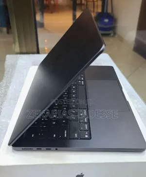 New Laptop Apple MacBook Pro 2025 M5 14-inch 16GB Apple M5 SSD 512GB