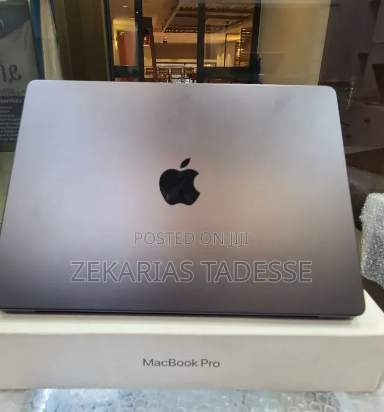 New Laptop Apple MacBook Pro 2025 M5 14-inch 16GB Apple M5 SSD 512GB