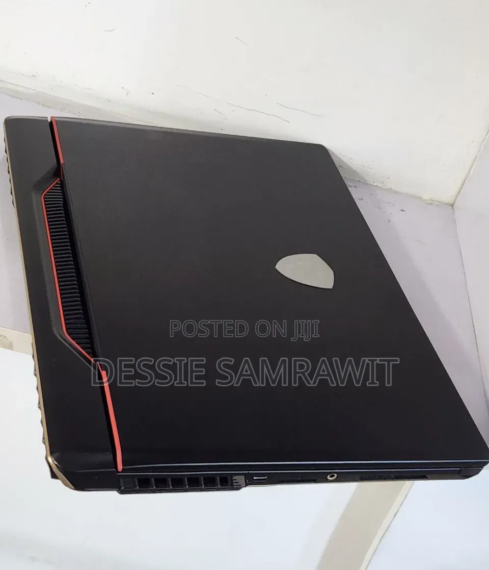 New Laptop MSI Raider GE68HX 13VI-202US 32GB Intel Core i9 SSD 1T
