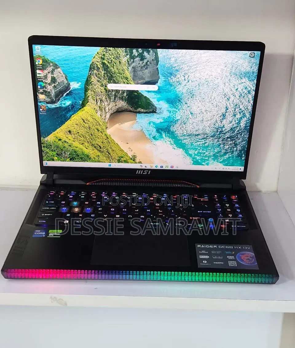 New Laptop MSI Raider GE68HX 13VI-202US 32GB Intel Core i9 SSD 1T