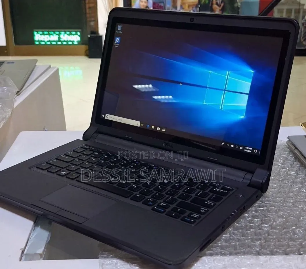 New Laptop Dell Latitude 10 8GB Intel Core i3 SSD 256GB