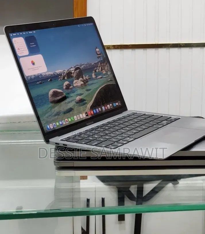 New Laptop Apple MacBook Air 2020 M1 8GB Intel Core i5 SSD 256GB