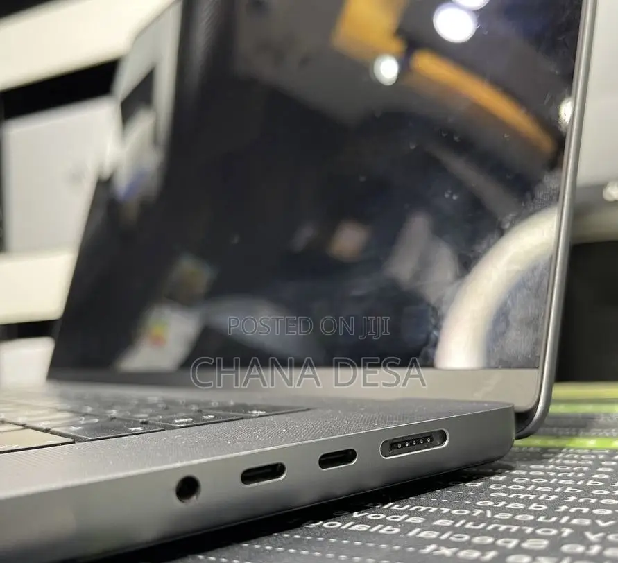 New Laptop Apple MacBook Pro M1 16GB Apple M1 Pro SSD 512GB