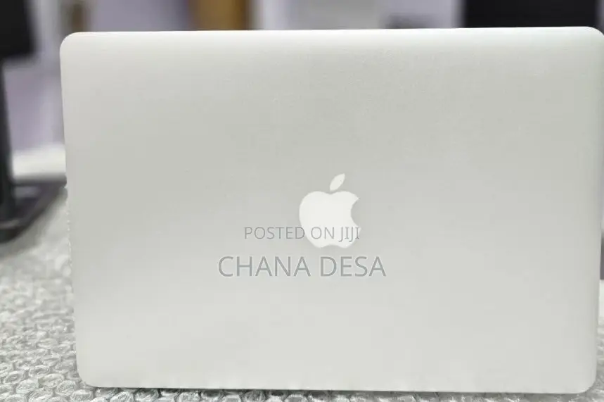New Laptop Apple MacBook 8GB Intel Core i7 SSD 512GB