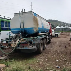 የሚከራይ ሻወር ትራክ በሲኖ አለኝ