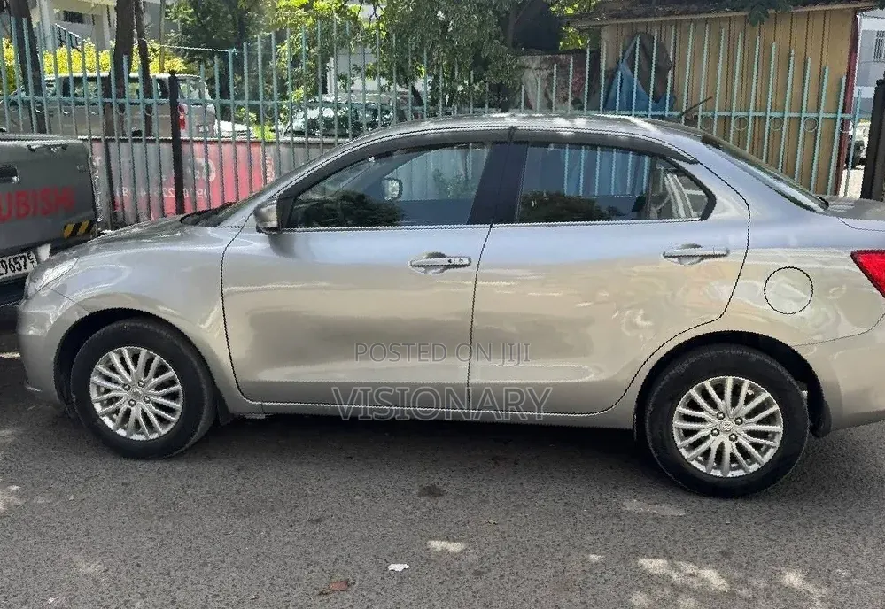 Suzuki Dzire 2022 Silver