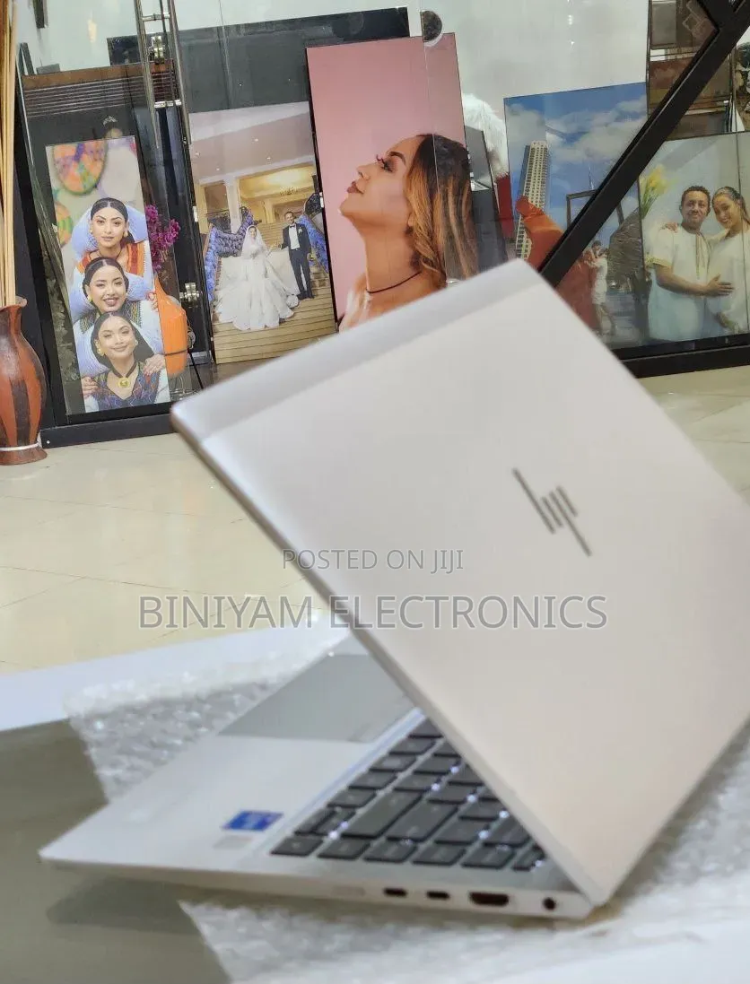 New Laptop HP EliteBook 840 G8 16GB Intel Core i7 SSD 512GB