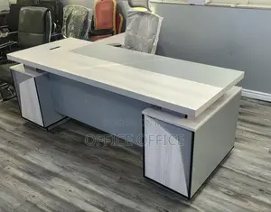 የቢሮ ጠርጴዛዎች