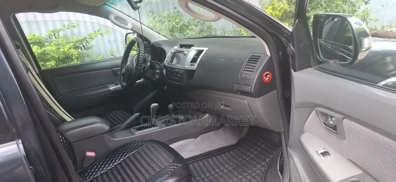 Toyota Hilux 3.0 D-4D 4x4 2013 Black