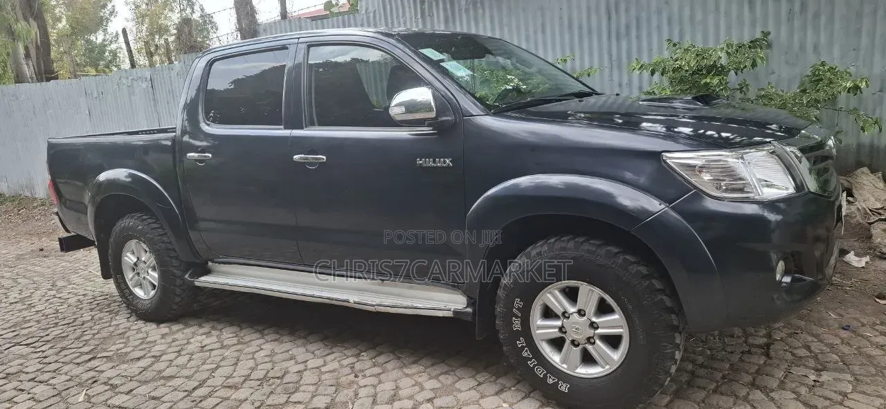 Toyota Hilux 3.0 D-4D 4x4 2013 Black