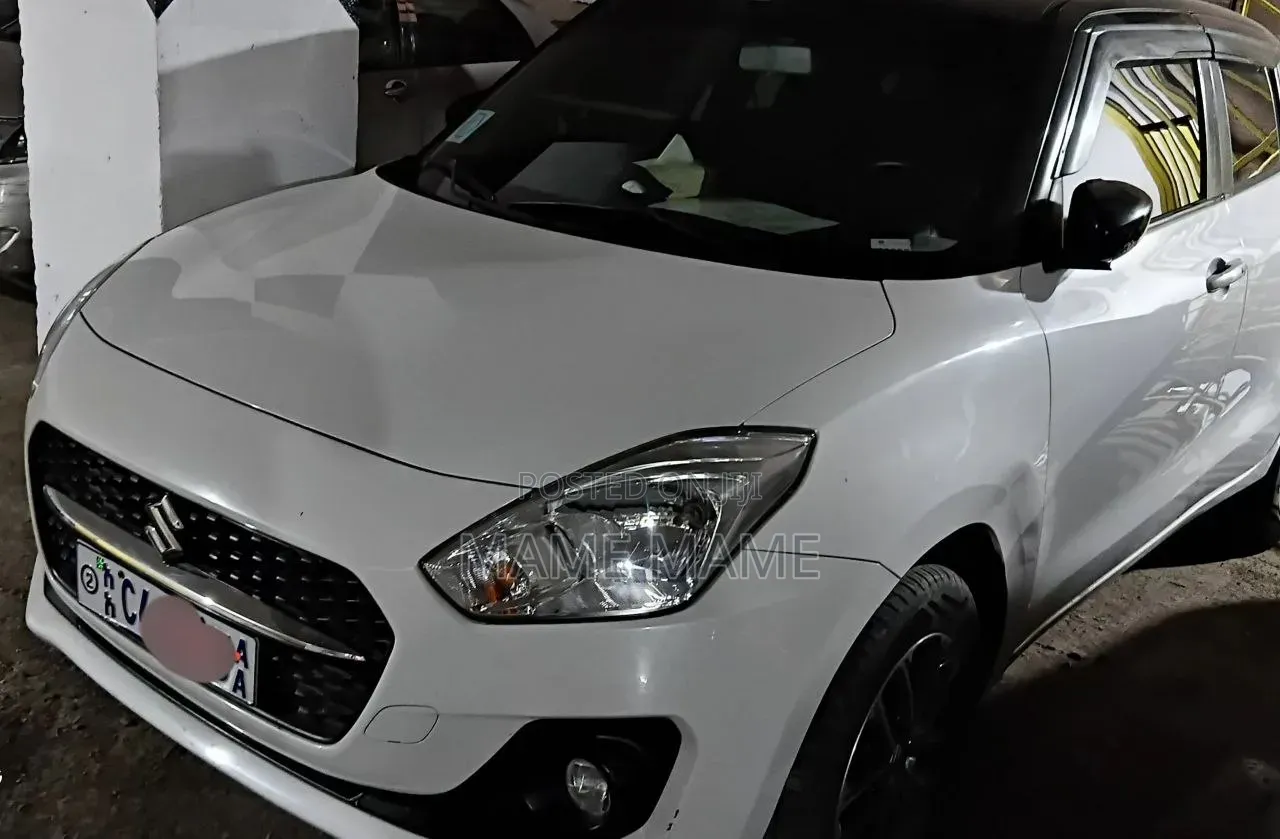 Suzuki Swift 2022 White