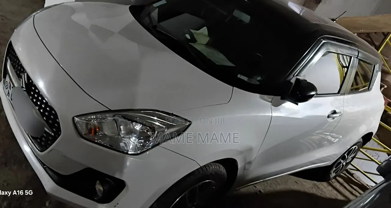 Suzuki Swift 2022 White