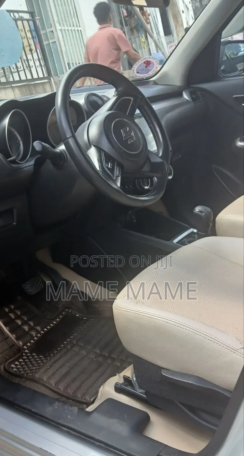 Suzuki Swift 2022 White
