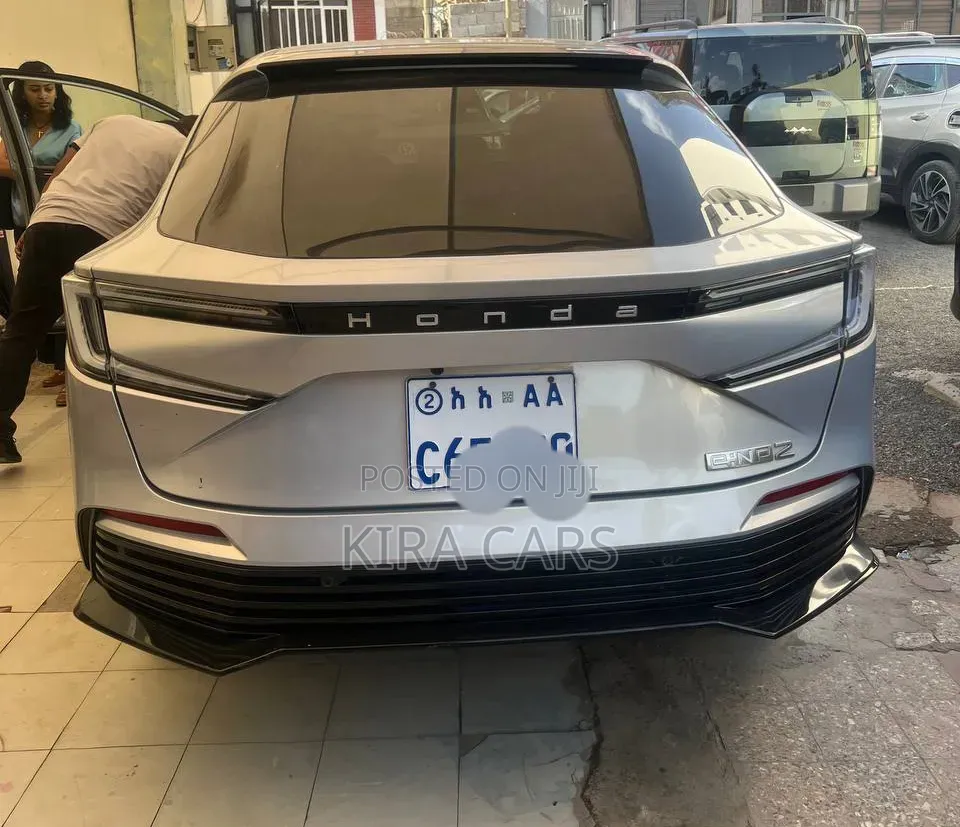 Honda e:NS2 68.8 kWh FWD 2025 Silver