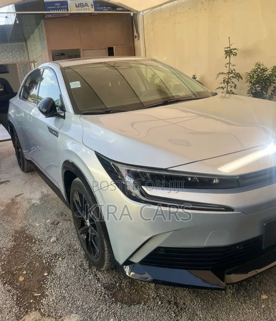 Honda e:NS2 68.8 kWh FWD 2025 Silver